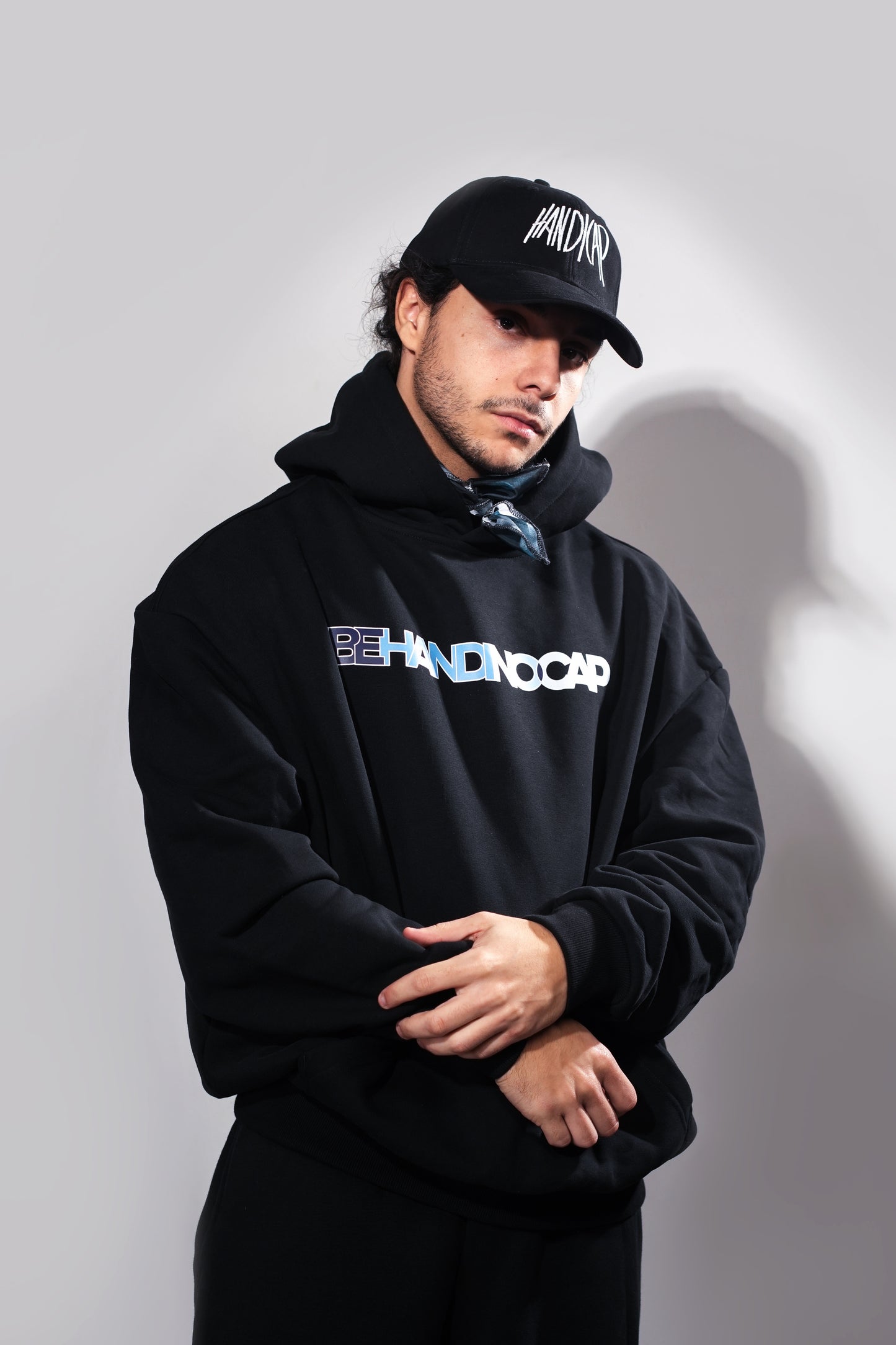 Gorra negra Race Blue Handicap 001