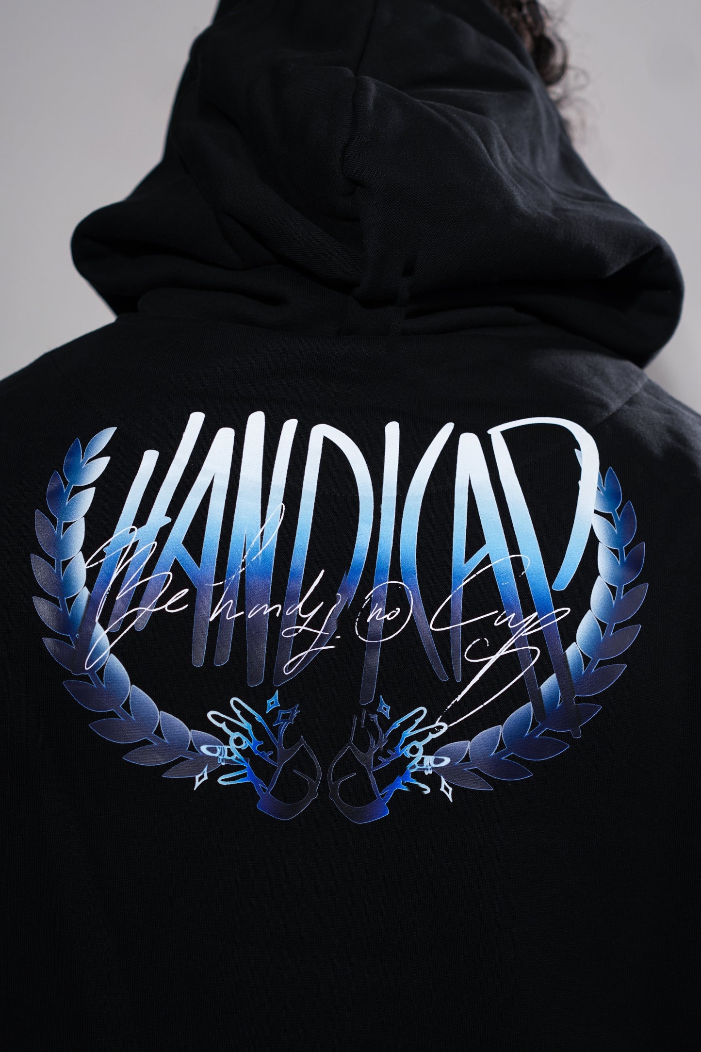 Sudadera negra Blue Race Handicap 001